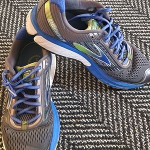 Brooks Ghost shoes size 10